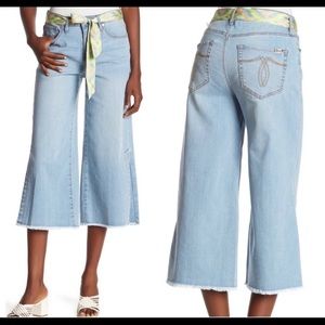Seven7 High Rise Wide Leg cropped Jeans with side split and sash Size 10 NWT